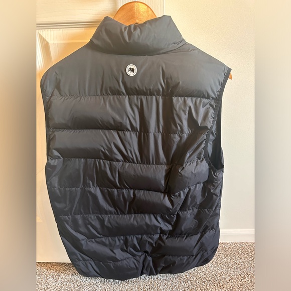 Normal brand black vest in size large. - Picture 2 of 3